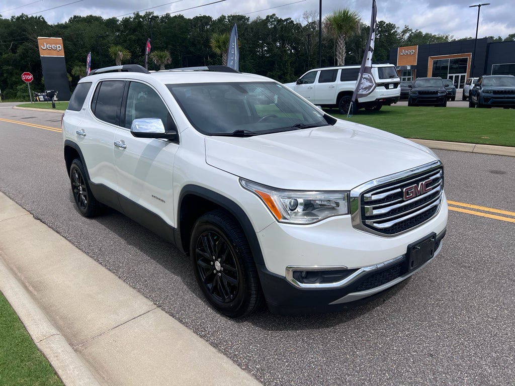 2019 GMC Acadia SLT-1 in White Frost Tricoat — front three-quarter view